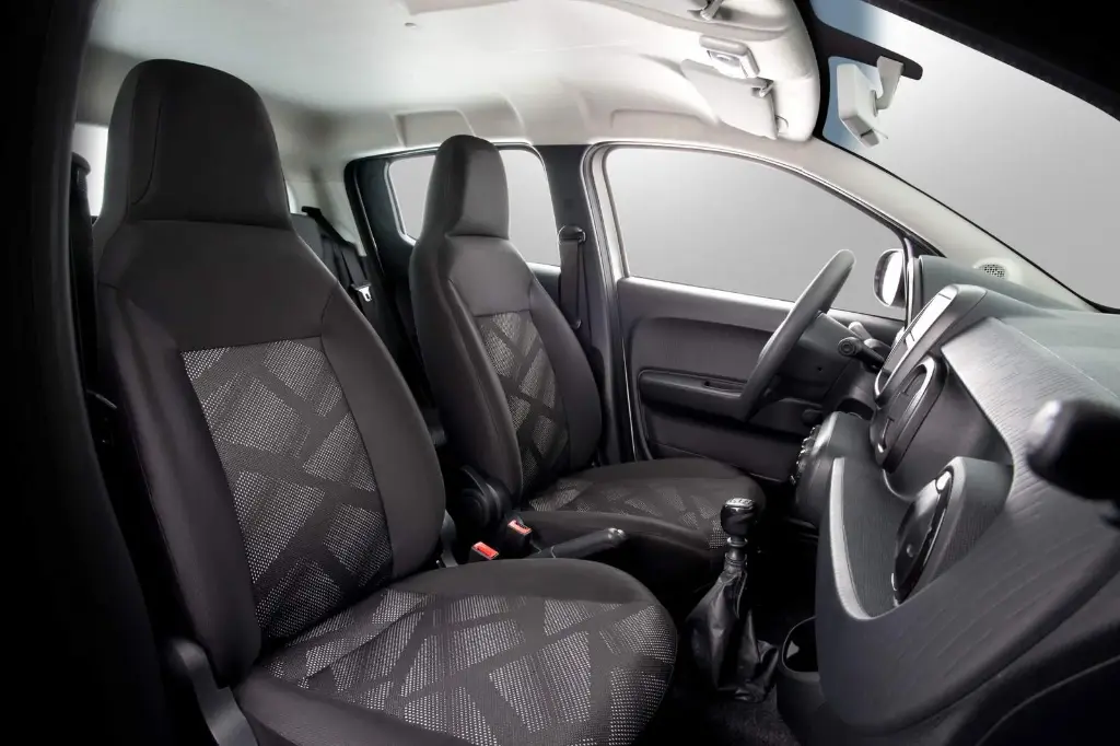 Fiat Mobi Like 1.0 Interior.webp
