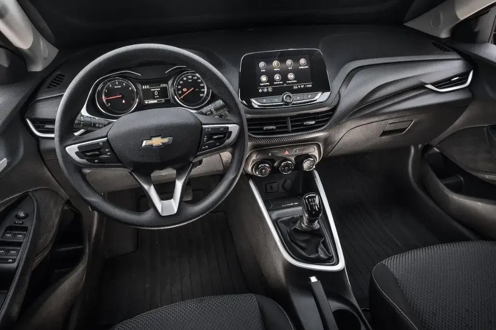Chevrolet Onix 1.0 LT2 Interior- Hatch.webp