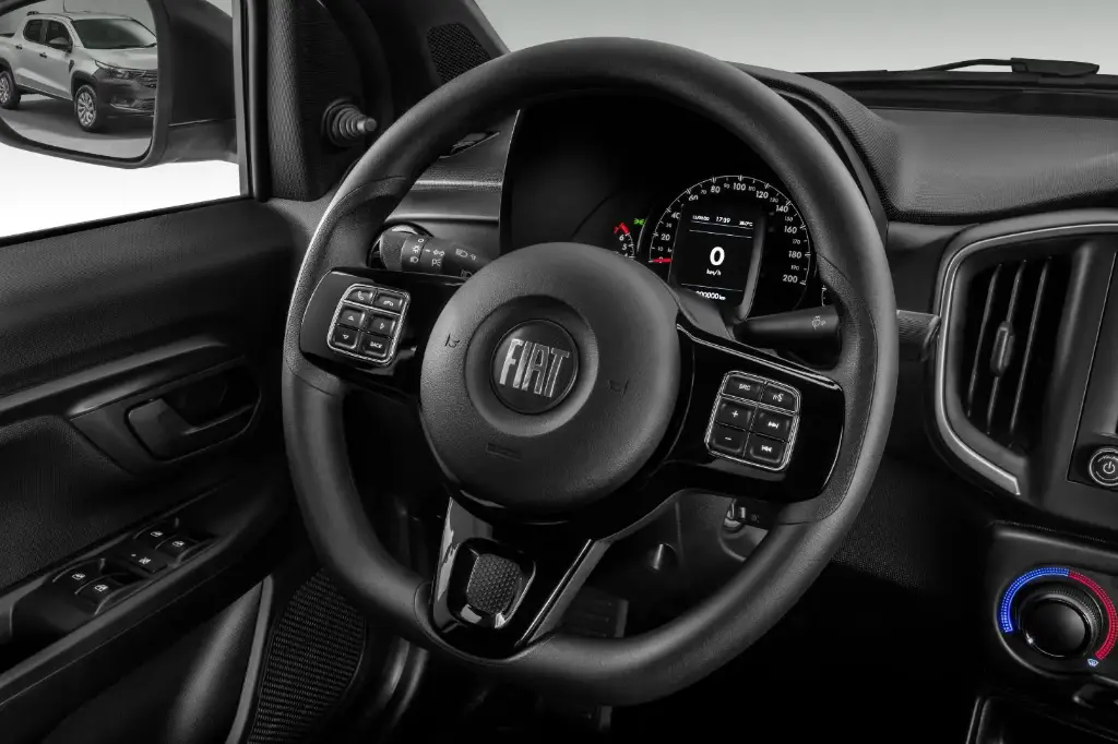Strada Endurance CP 1.3 interior - Utilitário.webp