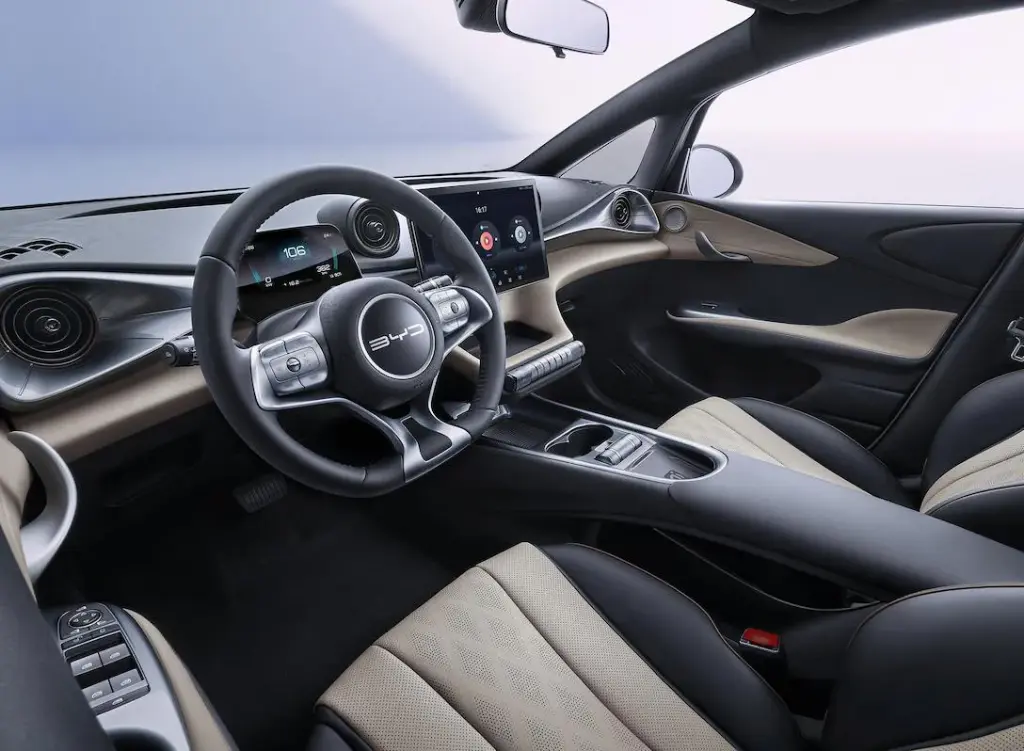Dolphin BEV interior - Hatch.webp